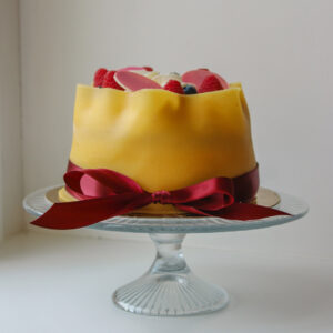 Taart framboos, limoen en vanille met marsepein